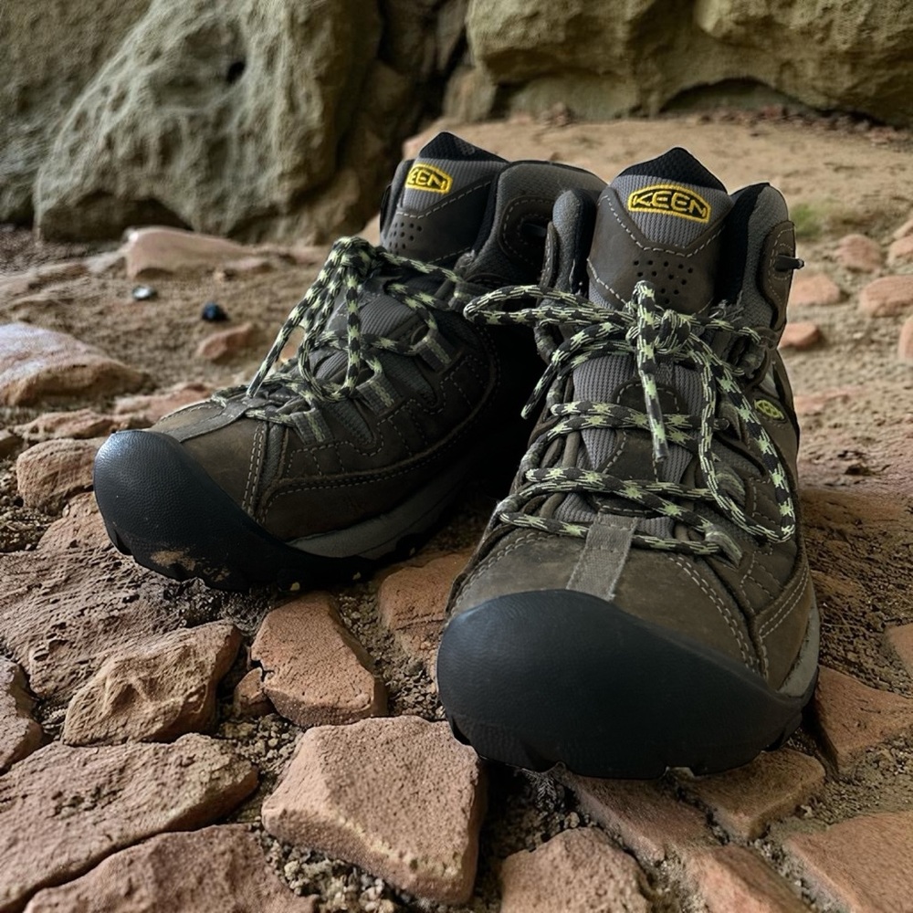 Keen Women's Targhee Mid Hiking Boots
Keen